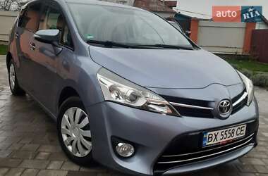 Минивэн Toyota Verso 2013 в Староконстантинове