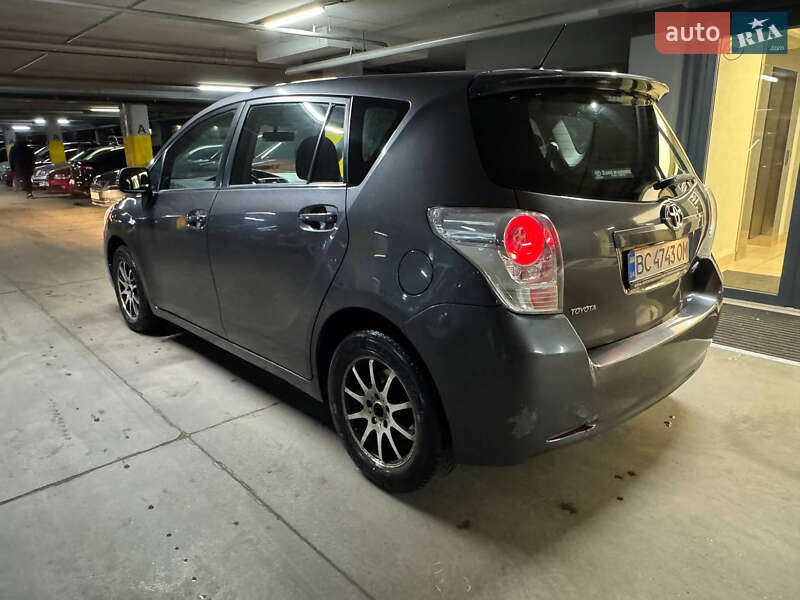 Минивэн Toyota Verso 2010 в Львове