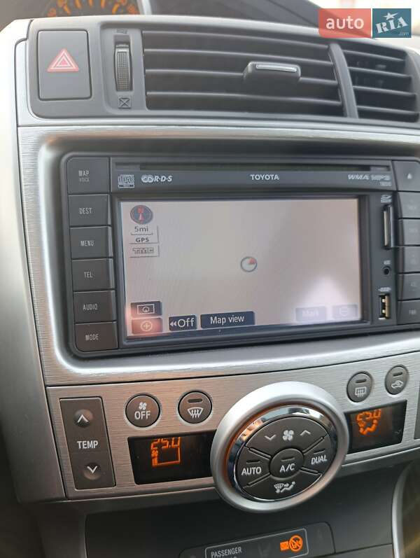 Мінівен Toyota Verso 2011 в Звягелі