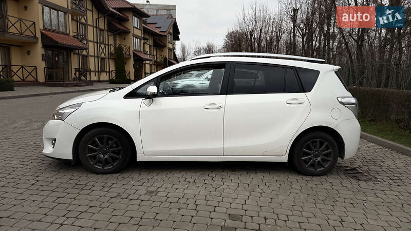Мінівен Toyota Verso 2014 в Луцьку