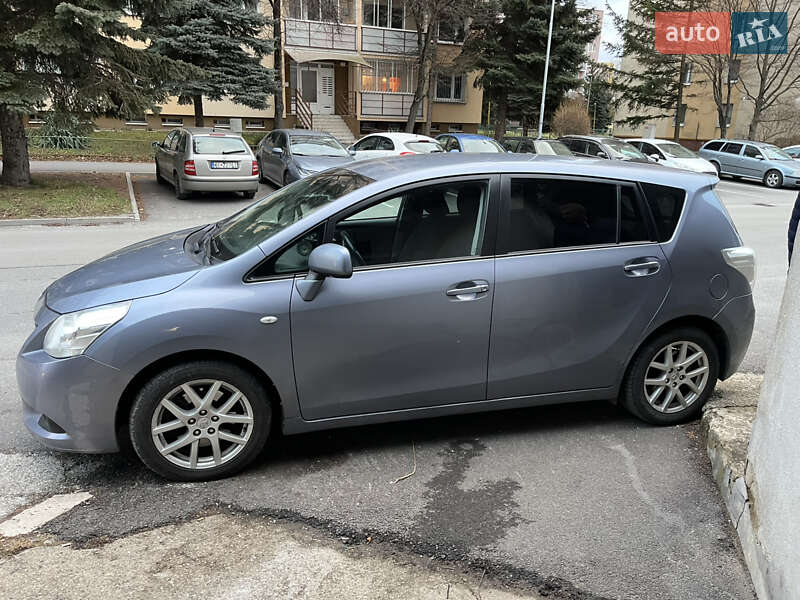 Мінівен Toyota Verso 2009 в Ужгороді