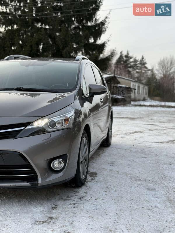 Минивэн Toyota Verso 2014 в Луцке фото 19 Минивэн Toyota Verso 2014 в Луцке