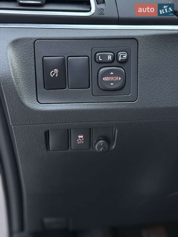 Минивэн Toyota Verso 2014 в Луцке фото 38 Минивэн Toyota Verso 2014 в Луцке