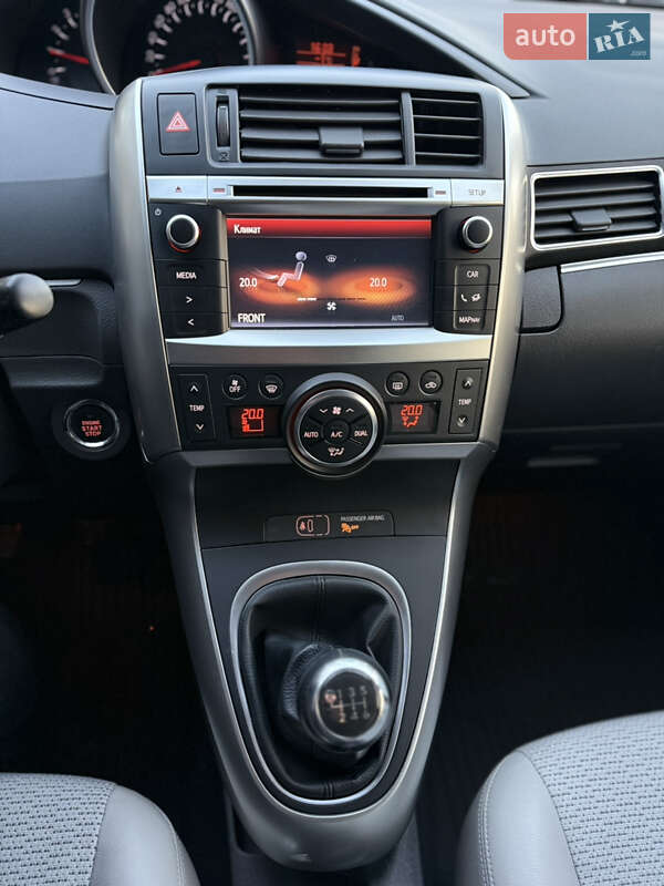 Минивэн Toyota Verso 2014 в Луцке фото 48 Минивэн Toyota Verso 2014 в Луцке