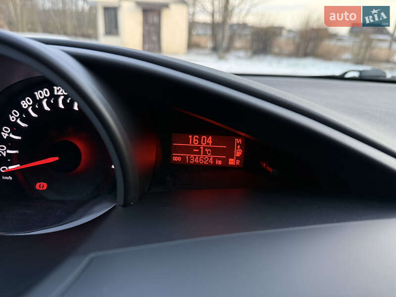 Минивэн Toyota Verso 2014 в Луцке фото 51 Минивэн Toyota Verso 2014 в Луцке