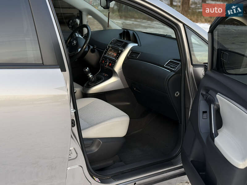 Минивэн Toyota Verso 2014 в Луцке фото 57 Минивэн Toyota Verso 2014 в Луцке