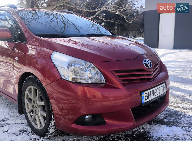 Минивэн Toyota Verso 2010 в Одессе