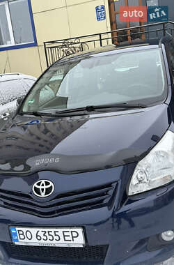 Минивэн Toyota Verso 2009 в Волочиске