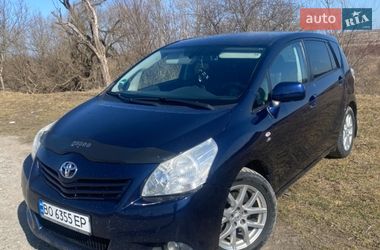 Минивэн Toyota Verso 2009 в Волочиске