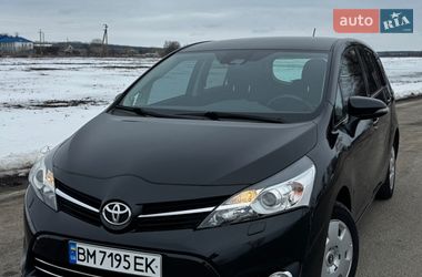 Минивэн Toyota Verso 2016 в Ромнах