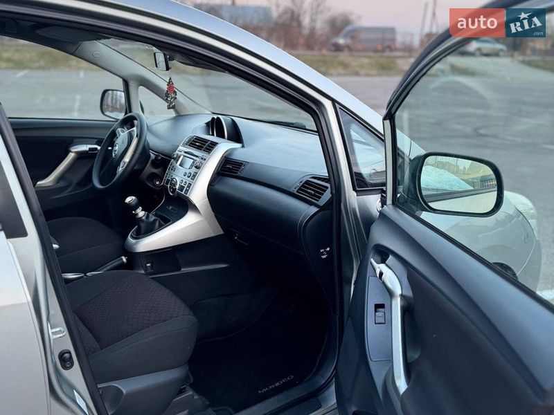 Мінівен Toyota Verso 2010 в Луцьку