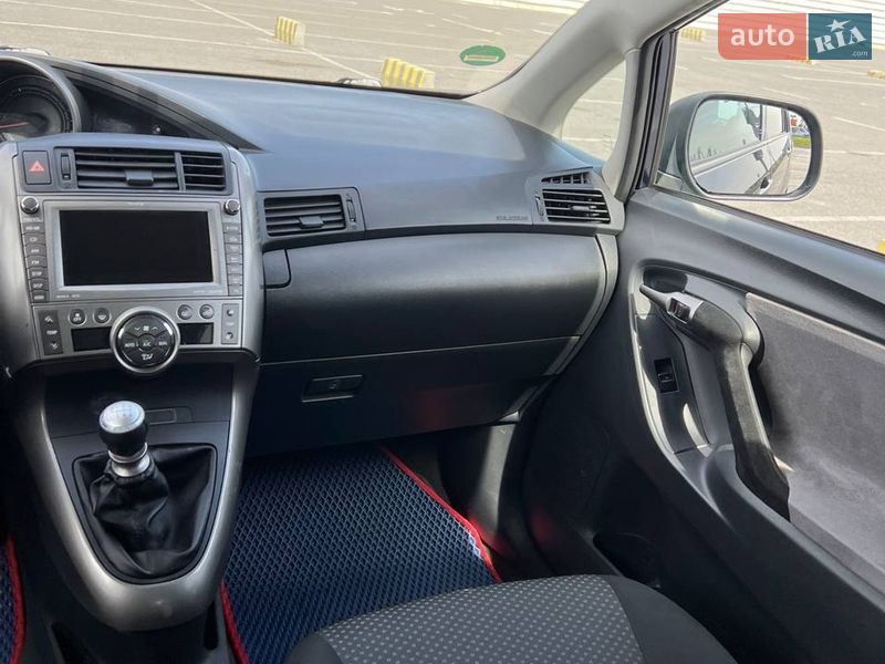 Минивэн Toyota Verso 2009 в Львове