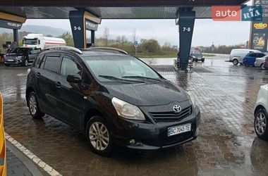 Мінівен Toyota Verso 2011 в Львові