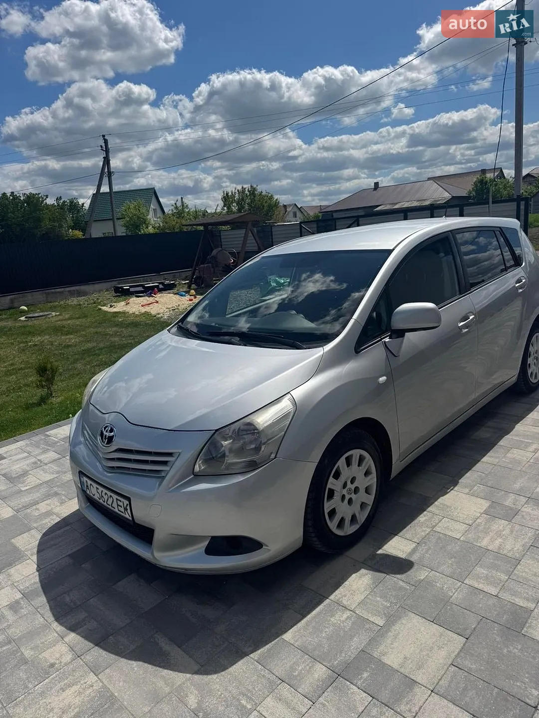 2010 Toyota Verso - мініатюра 2