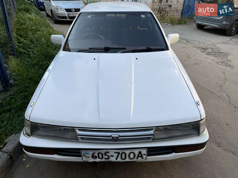 Седан Toyota Vista 1986 в Одесі