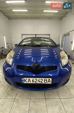 Хетчбек Toyota Vitz 2009 в Києві