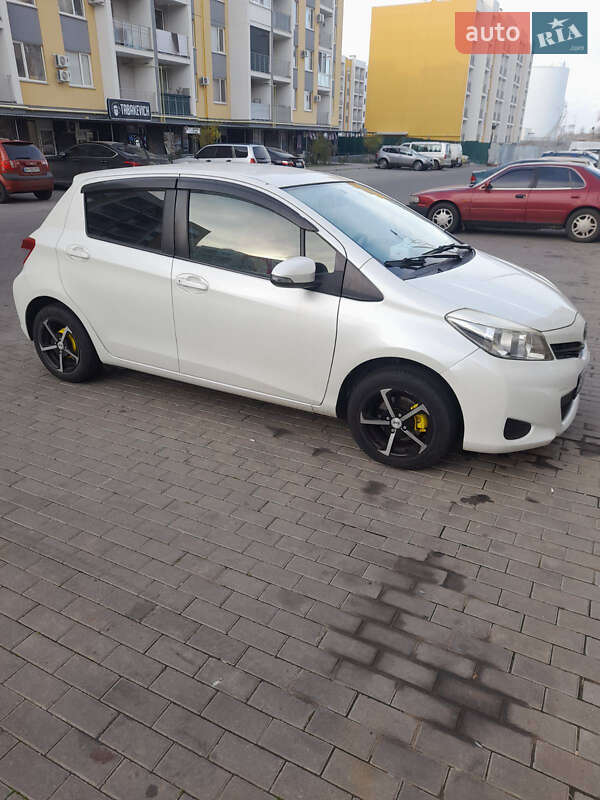 Хэтчбек Toyota Vitz 2011 в Одессе