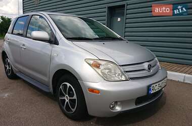 Хэтчбек Toyota XA 2004 в 