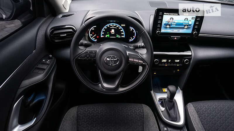 Позашляховик / Кросовер Toyota Yaris Cross 2022 в Львові