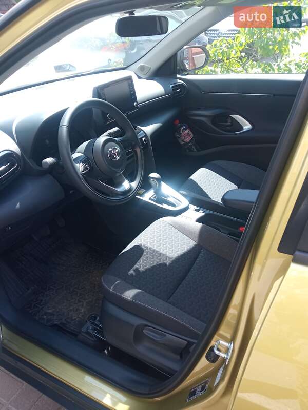 Внедорожник / Кроссовер Toyota Yaris Cross 2023 в Киеве