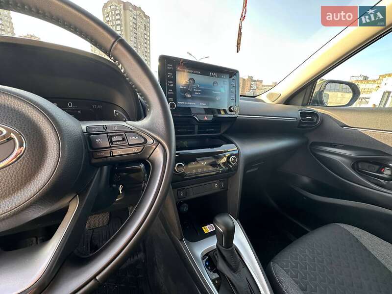 Внедорожник / Кроссовер Toyota Yaris Cross 2023 в Киеве