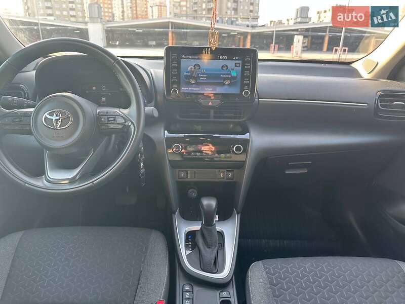 Внедорожник / Кроссовер Toyota Yaris Cross 2023 в Киеве