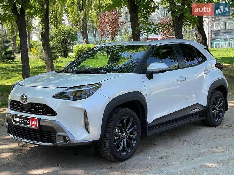 Позашляховик / Кросовер Toyota Yaris Cross 2021 в 