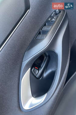 Позашляховик / Кросовер Toyota Yaris Cross 2024 в 