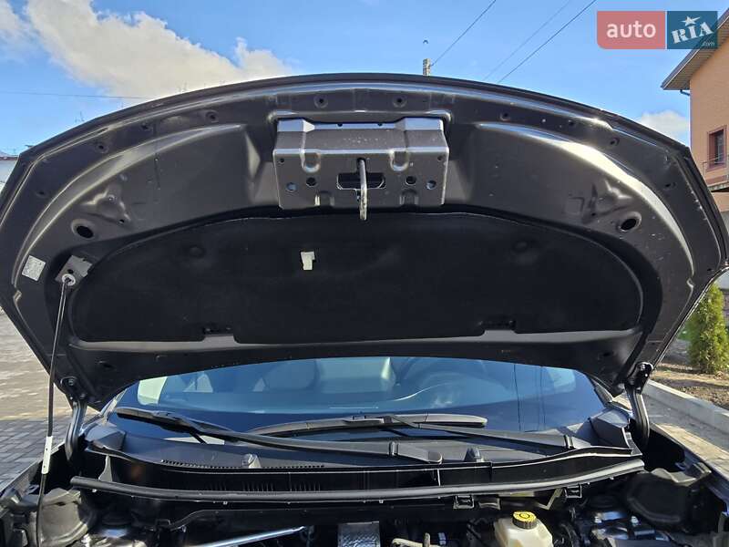 Внедорожник / Кроссовер Toyota Yaris Cross 2023 в Ромнах