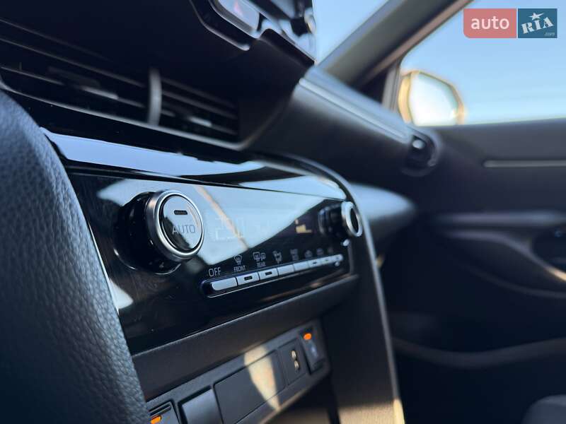 Внедорожник / Кроссовер Toyota Yaris Cross 2023 в Киеве