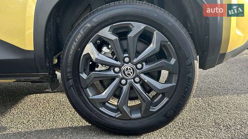 Внедорожник / Кроссовер Toyota Yaris Cross 2023 в Киеве