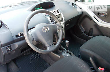 Хэтчбек Toyota Yaris 2008 в Киеве