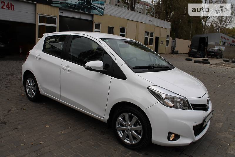 Хэтчбек Toyota Yaris 2012 в Одессе