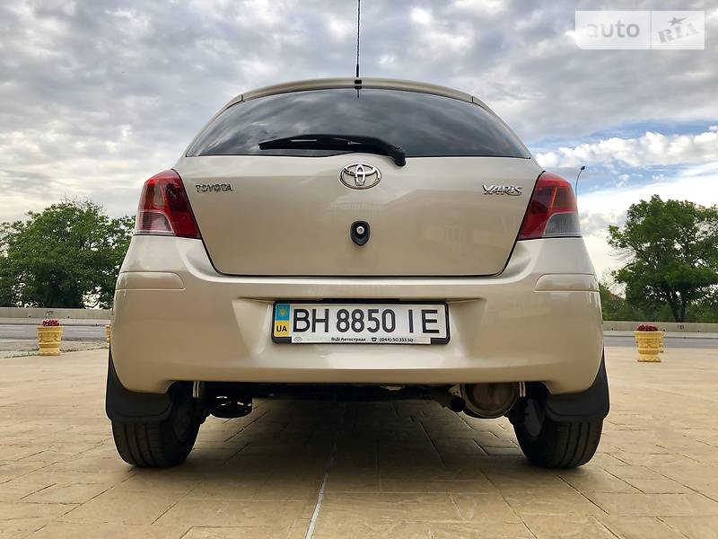 Хетчбек Toyota Yaris 2010 в Одесі