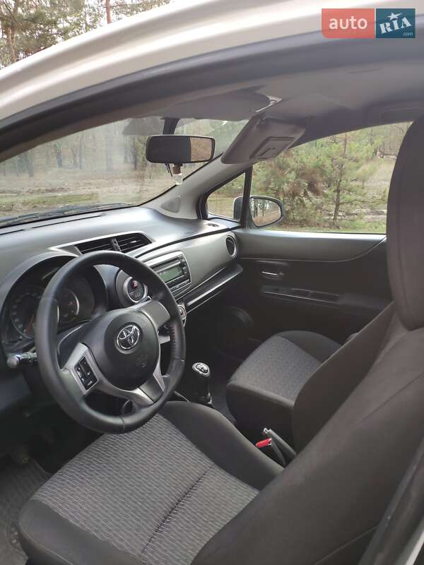 Хэтчбек Toyota Yaris 2012 в Конотопе фото 9 Хэтчбек Toyota Yaris 2012 в Конотопе
