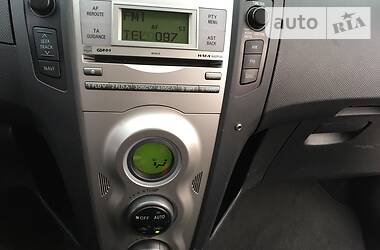 Хетчбек Toyota Yaris 2007 в 