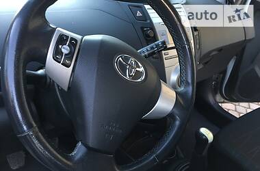 Хетчбек Toyota Yaris 2007 в 