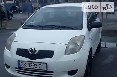 Хэтчбек Toyota Yaris 2008 в Ровно