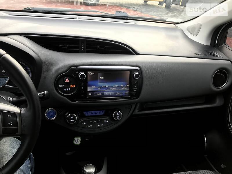 Хетчбек Toyota Yaris 2014 в Рівному