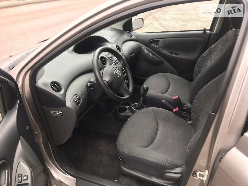 Хетчбек Toyota Yaris 2003 в Звягелі фото 9 Хетчбек Toyota Yaris 2003 в Звягелі