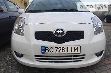 Хетчбек Toyota Yaris 2007 в 