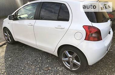 Хетчбек Toyota Yaris 2007 в 