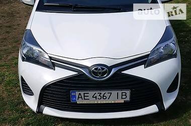 Хетчбек Toyota Yaris 2016 в 