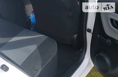 Хетчбек Toyota Yaris 2016 в 