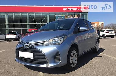 Хетчбек Toyota Yaris 2016 в 