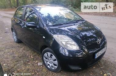 Хетчбек Toyota Yaris 2010 в 
