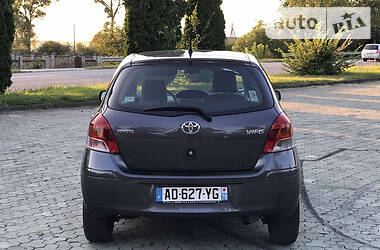 Седан Toyota Yaris 2009 в Черновцах