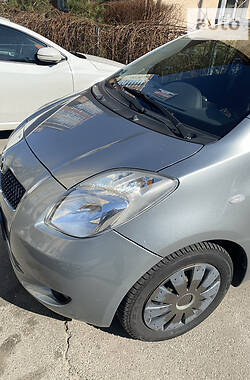 Хэтчбек Toyota Yaris 2006 в Киеве