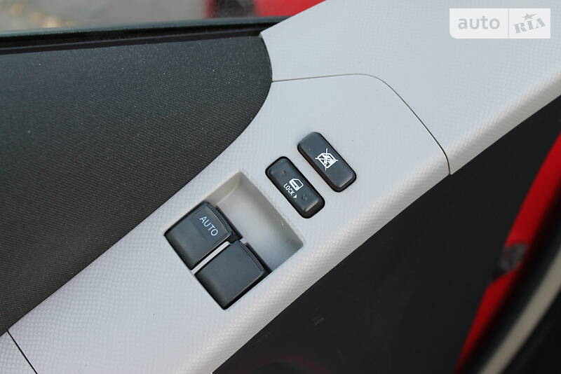 Хэтчбек Toyota Yaris 2008 в Сумах