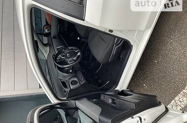 Хетчбек Toyota Yaris 2012 в 